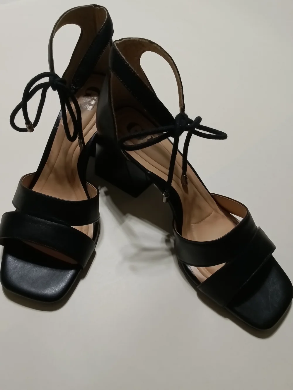 GB Black Leather Strappy Block Heel Sandals Size 7.5